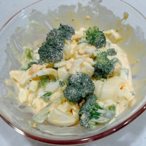 ブロッコリーとゆで卵のマヨネーズ和え