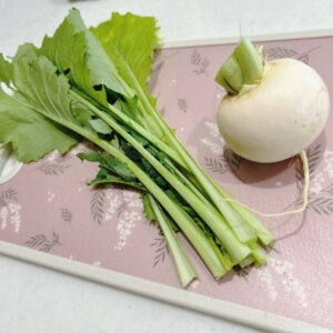 葉と根の部分を切り分ける