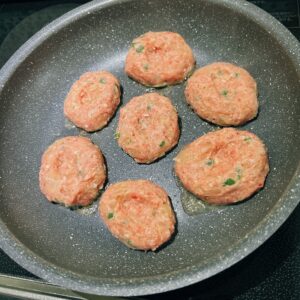 ハンバーグの成形