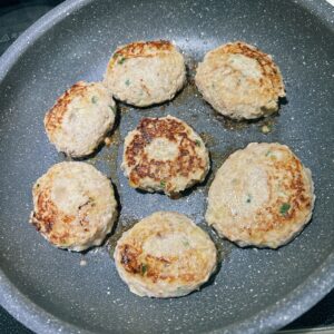 ピーマン入りハンバーグ